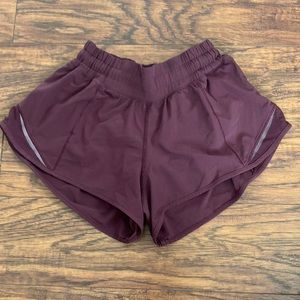 lululemon 2.5 hotty hot shorts magenta